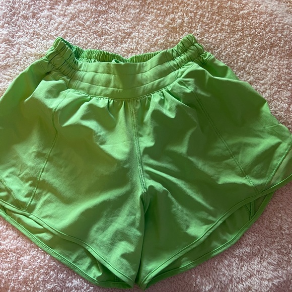 lululemon athletica Tops Scream Green Lulu Shorts Hotty Hots Size 4